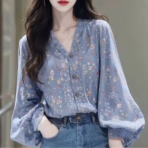 Chic Floral Button-Up Blouse in Blue